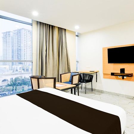 Super Townhouse Unnam Hotels Backside Of Tabala Rasa Pub, Financial District حيدر أباد المظهر الخارجي الصورة