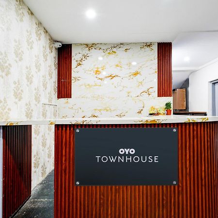 Super Townhouse Unnam Hotels Backside Of Tabala Rasa Pub, Financial District حيدر أباد المظهر الخارجي الصورة