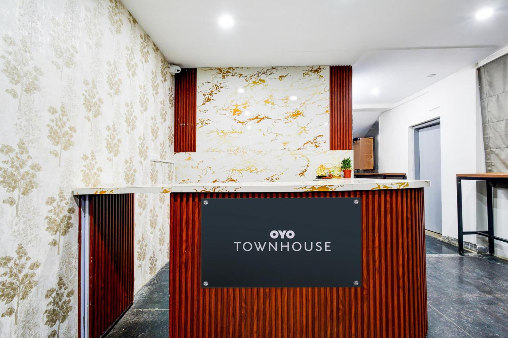 Super Townhouse Unnam Hotels Backside Of Tabala Rasa Pub, Financial District حيدر أباد المظهر الخارجي الصورة