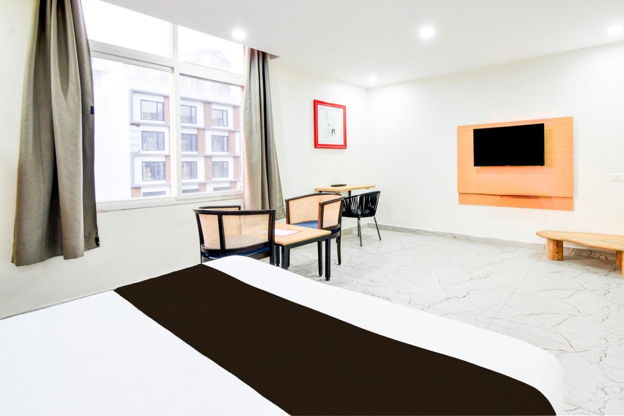 Super Townhouse Unnam Hotels Backside Of Tabala Rasa Pub, Financial District حيدر أباد المظهر الخارجي الصورة