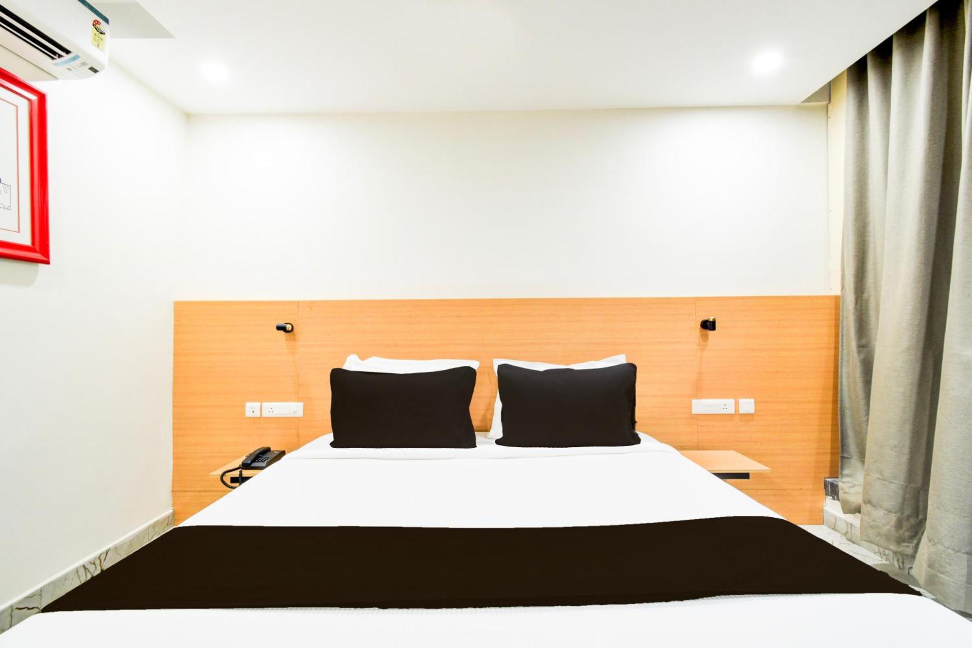 Super Townhouse Unnam Hotels Backside Of Tabala Rasa Pub, Financial District حيدر أباد المظهر الخارجي الصورة