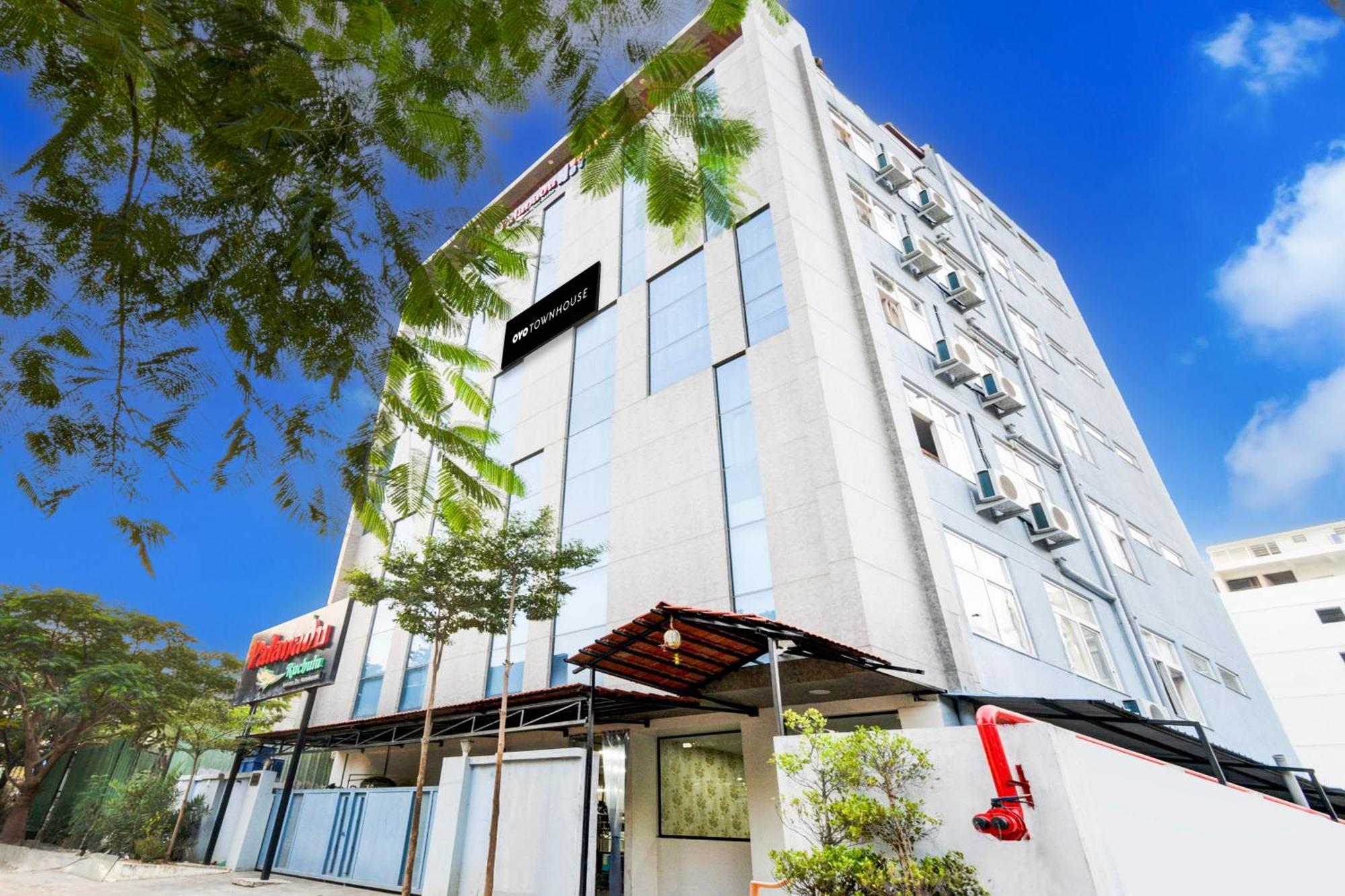 Super Townhouse Unnam Hotels Backside Of Tabala Rasa Pub, Financial District حيدر أباد المظهر الخارجي الصورة