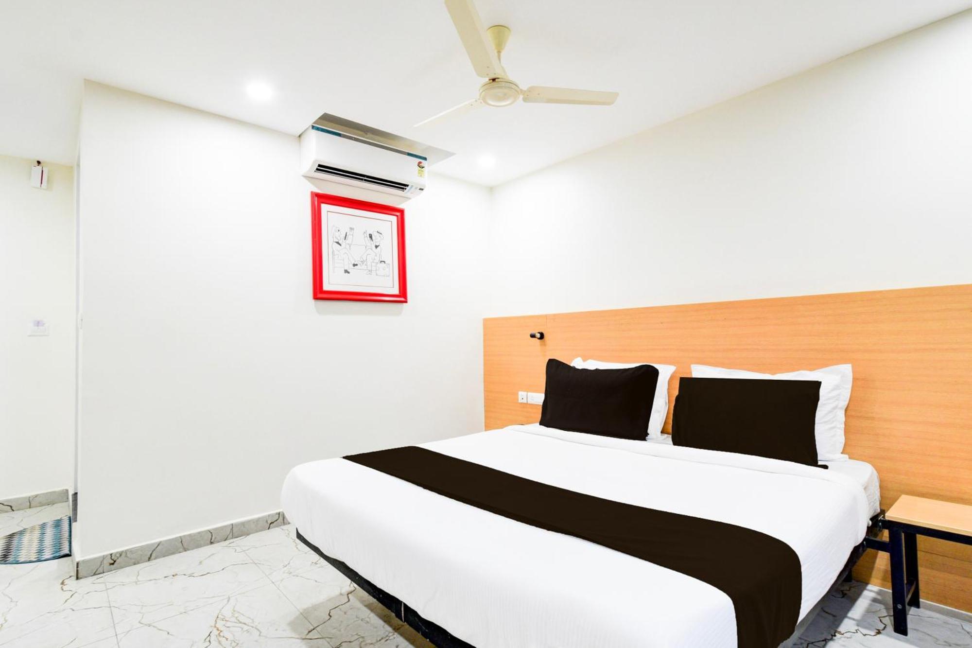 Super Townhouse Unnam Hotels Backside Of Tabala Rasa Pub, Financial District حيدر أباد المظهر الخارجي الصورة